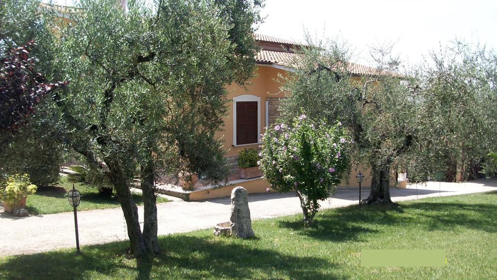 Il Giardino Degli Ulivi Acomodação com café da manhã Canneto  Exterior foto